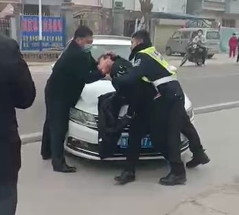 68岁司机与交警发生意外肢体冲突后不幸身亡