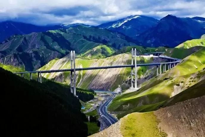 壶铃比赛，自然美景下的探险竞技之旅