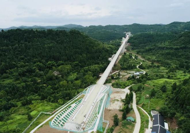 汉巴南铁路最新动态更新，最新消息汇总