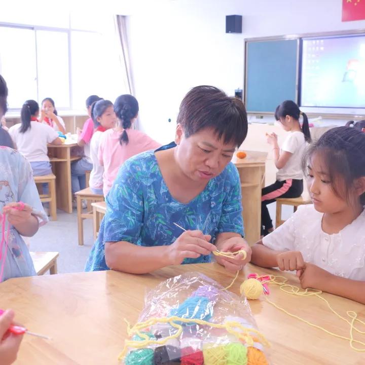 银行卡最新,银行卡最新了，生活也跟着多彩起来