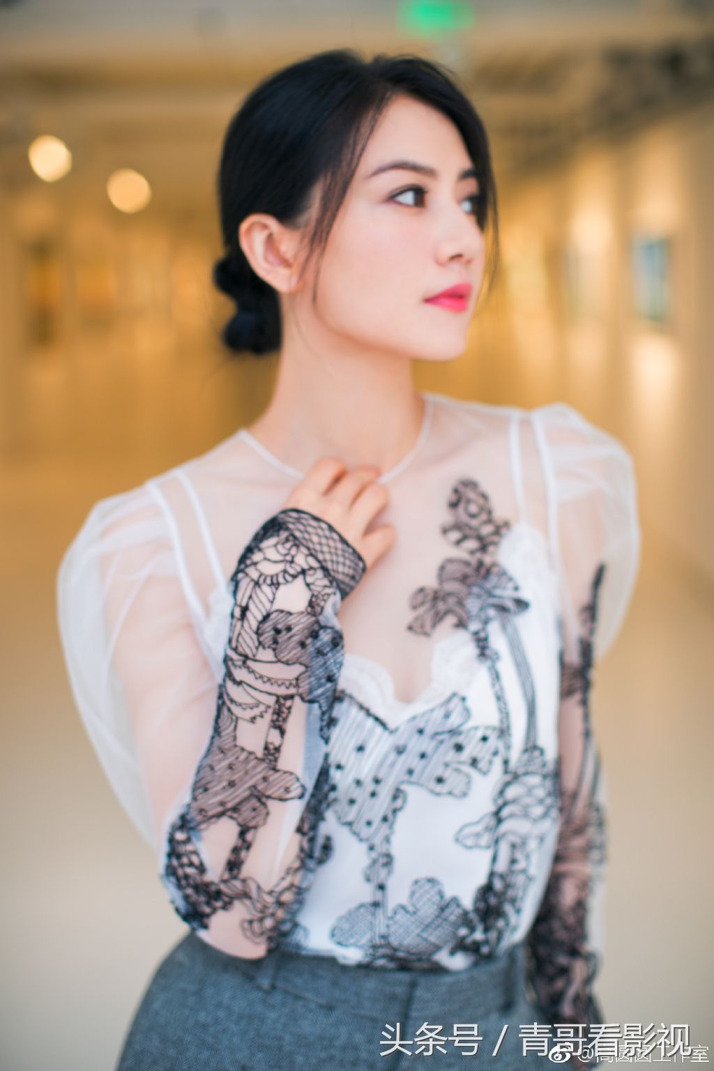 高圆圆最新照片，时光雕琢的优雅女神形象展现眼前