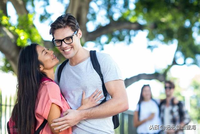 拥抱变化，学习铸就自信与幸福的夫妇励志之旅