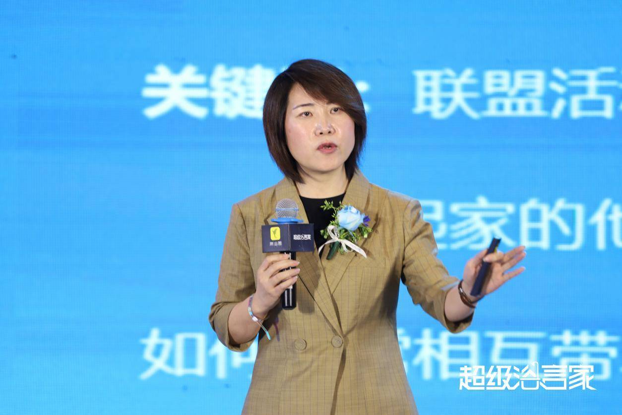 王浩与李洁的成长篇章，力量与智慧的火花之最新章节