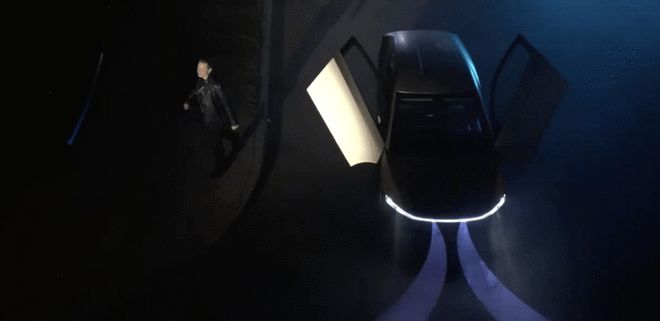 特斯拉无人驾驶Model Y，巷弄奇遇与独特小店探访之旅
