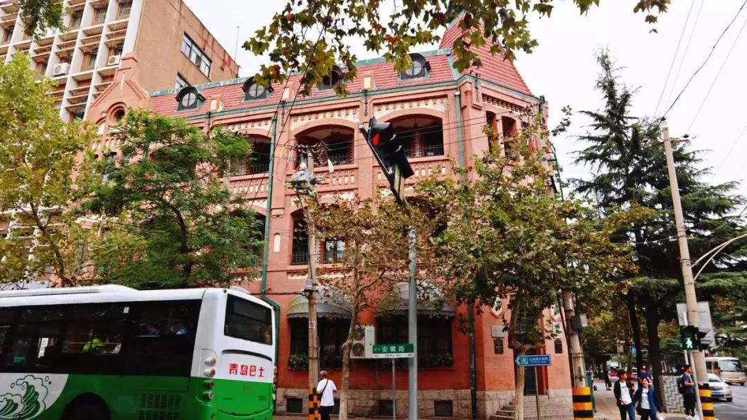 青岛市最新规划深度探寻，小巷风情与隐藏瑰宝揭秘