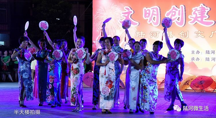 最新扇子广场舞，文化与时尚的完美交融盛宴