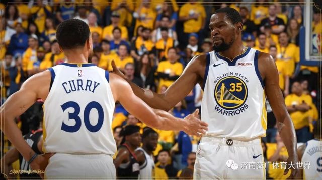 NBA半决赛激战正酣，最新消息与争议话题热议不断