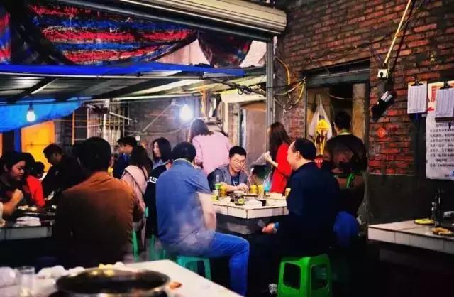 国际最新信息，巷陌深处的独特风味——隐藏于寻常巷陌的特色小店揭秘